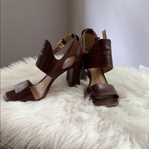 Banana Republic thick heel sandals